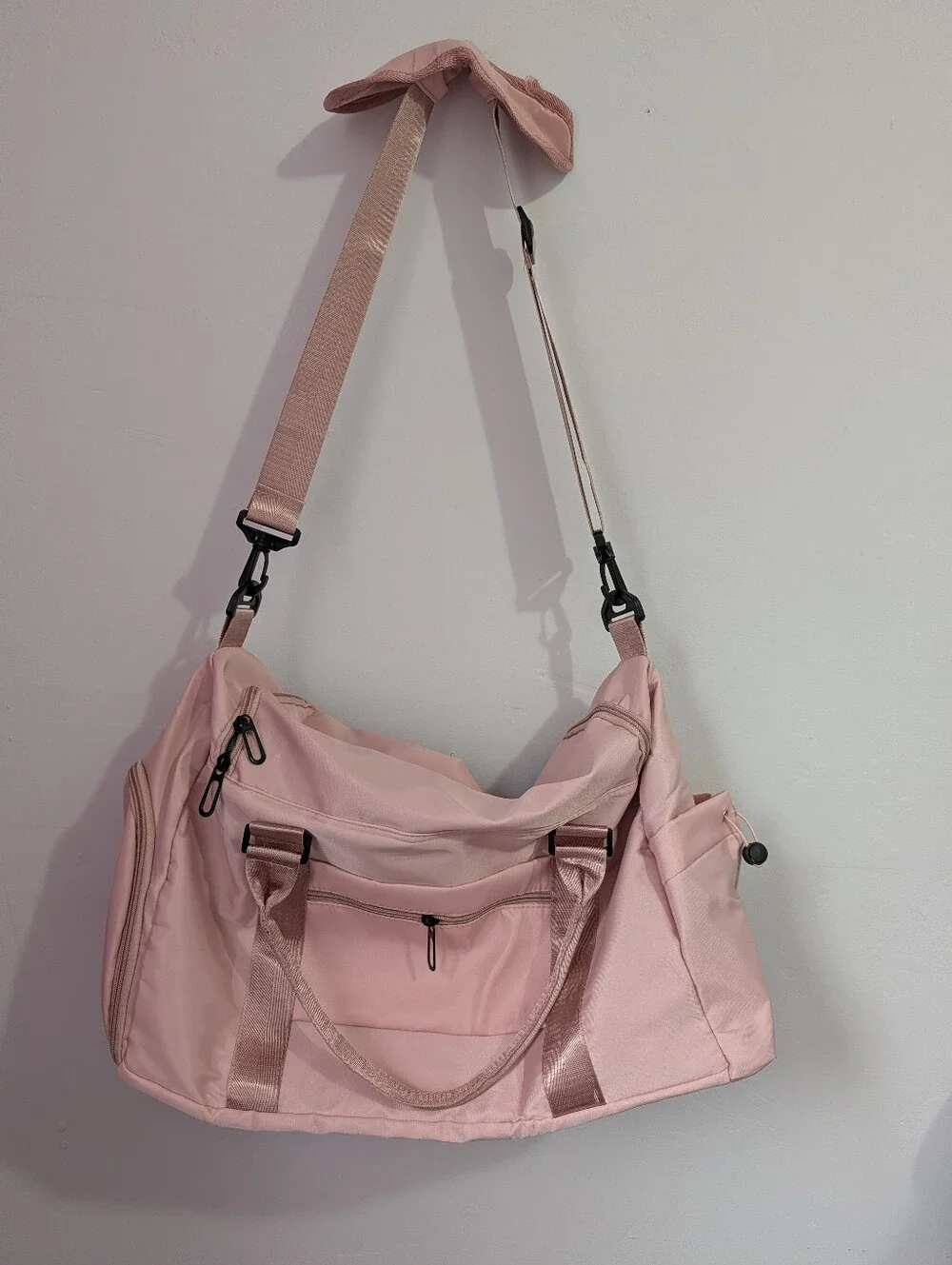 Multifunctional Pastel Pink Duffle Bag – Gym & Travel Carry-On